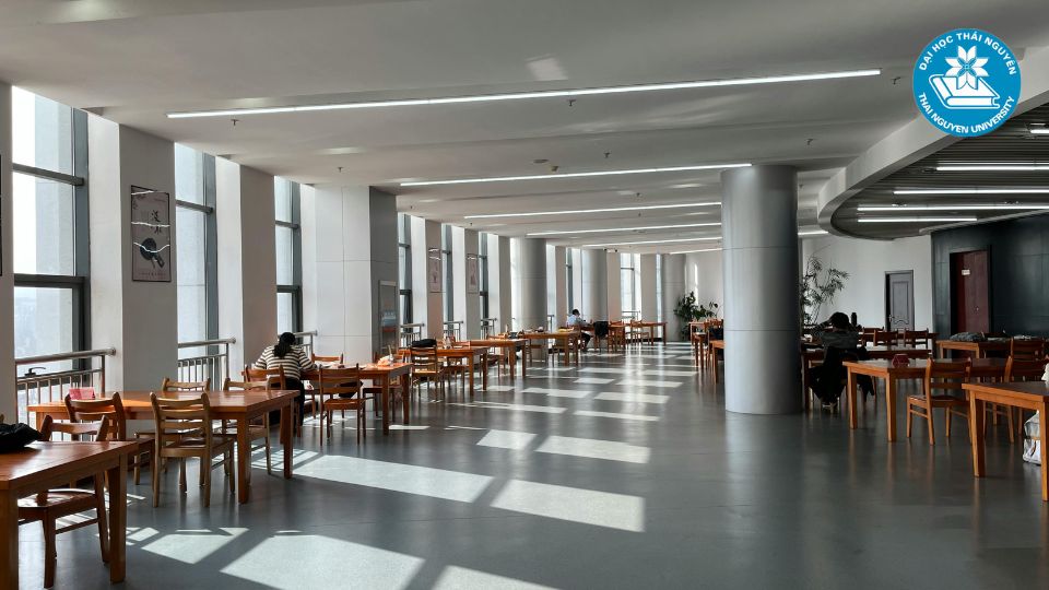 đại học trực tuyến; đại học từ xa; học đại học; liên thông đại học;